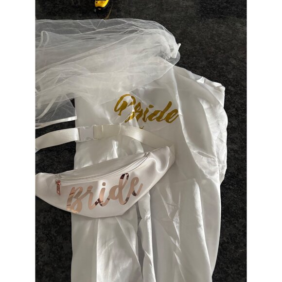 Bride Robe Veil Fanny Pack & Sequin Tote Bag Set Bachel0rette Party Wedding - Picture 4 of 16